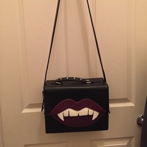 Current Mood Beautevil Lips Bag